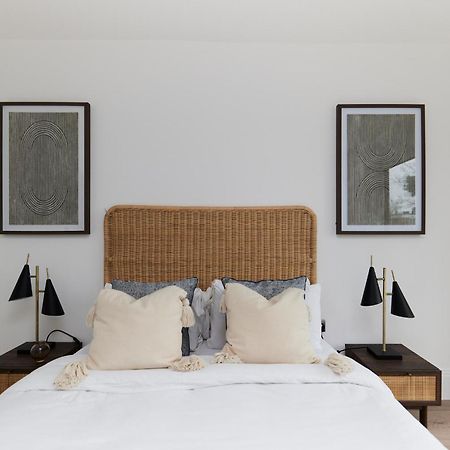ロンドンThe Wembley Park Wonder - Charming 2Bdr Flat With Balconyアパートメント エクステリア 写真