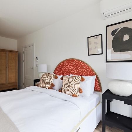 ロンドンThe Wembley Park Wonder - Charming 2Bdr Flat With Balconyアパートメント エクステリア 写真