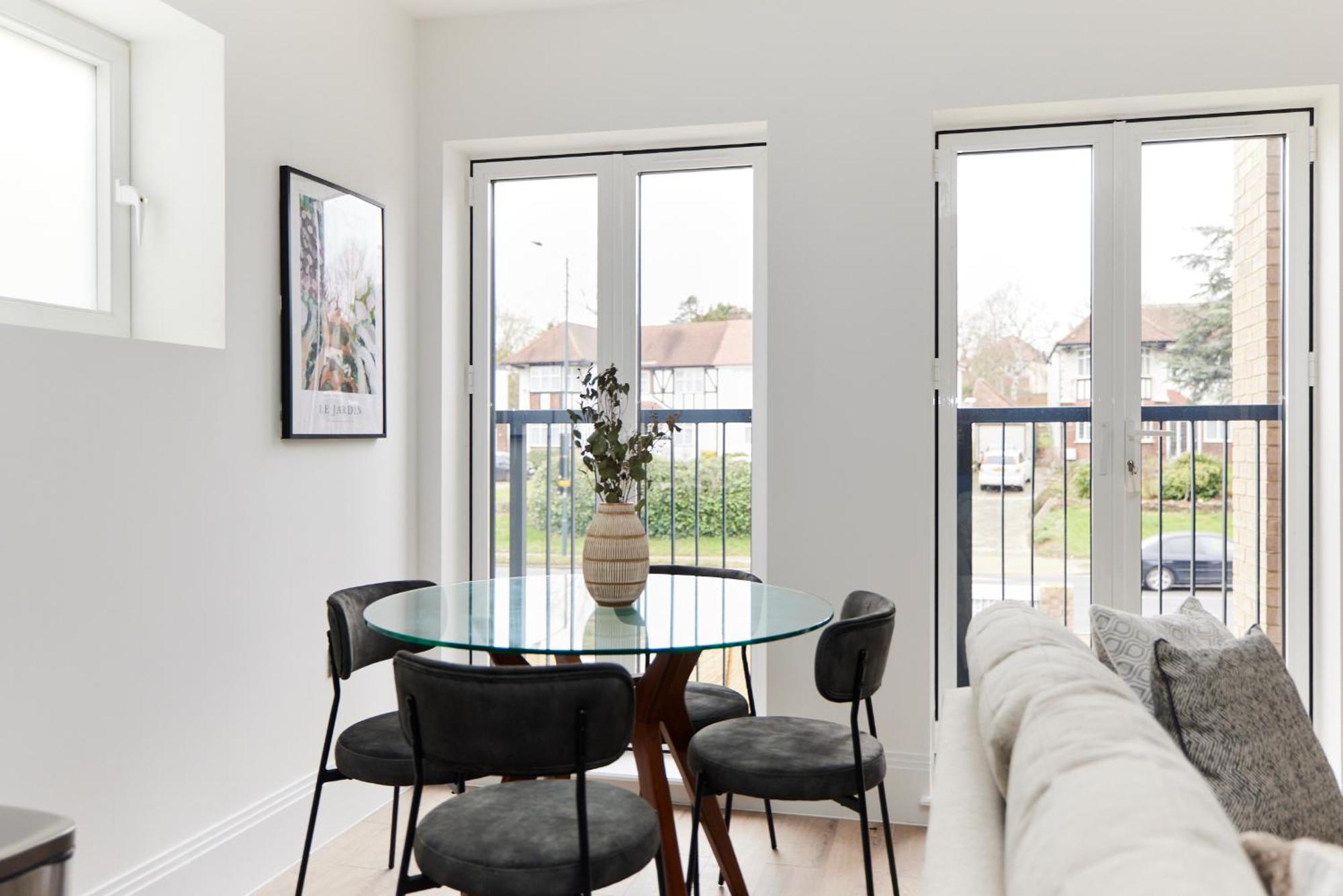 ロンドンThe Wembley Park Wonder - Charming 2Bdr Flat With Balconyアパートメント エクステリア 写真